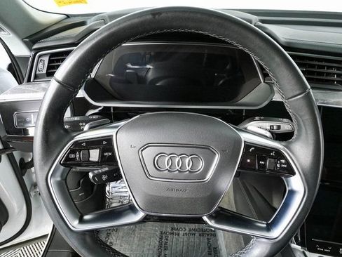 Used 2024 Audi Q8 e-tron Premium Plus AWD/4WD image 10