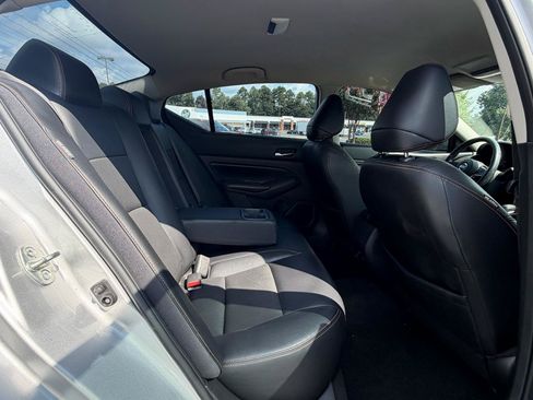 Used 2019 Nissan Altima 2.5 SR FWD image 15