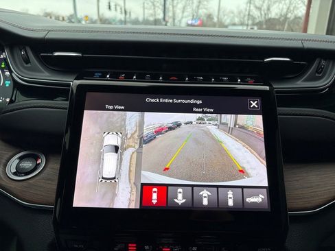 Used 2022 Jeep Grand Cherokee Summit w/ Luxury Tech Group V image 31