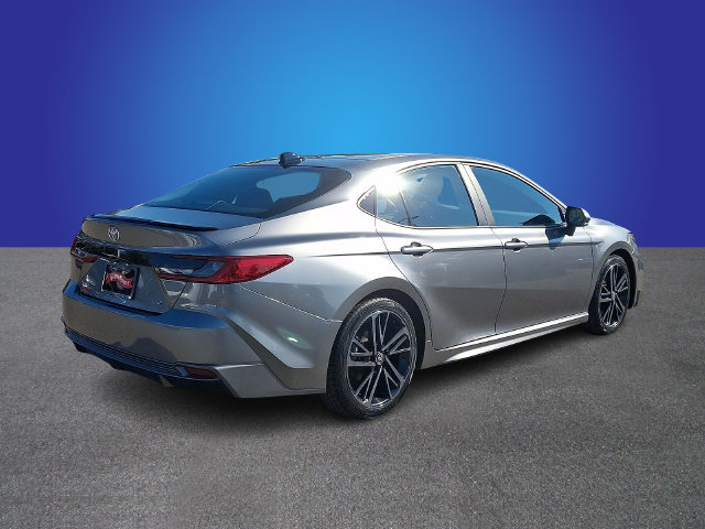 Used 2025 Toyota Camry XSE FWD image 4