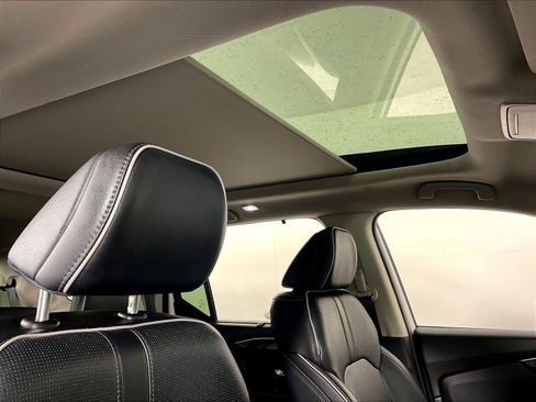 Used 2025 Honda Pilot Elite image 25