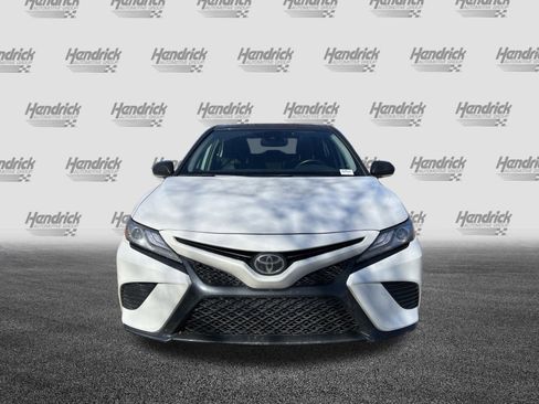 Used 2019 Toyota Camry XSE image 3
