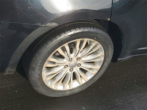 Used 2012 Chrysler 200 Limited image 5