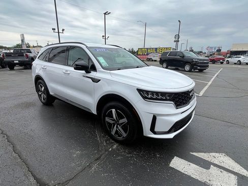 Used 2022 Kia Sorento S FWD image 11