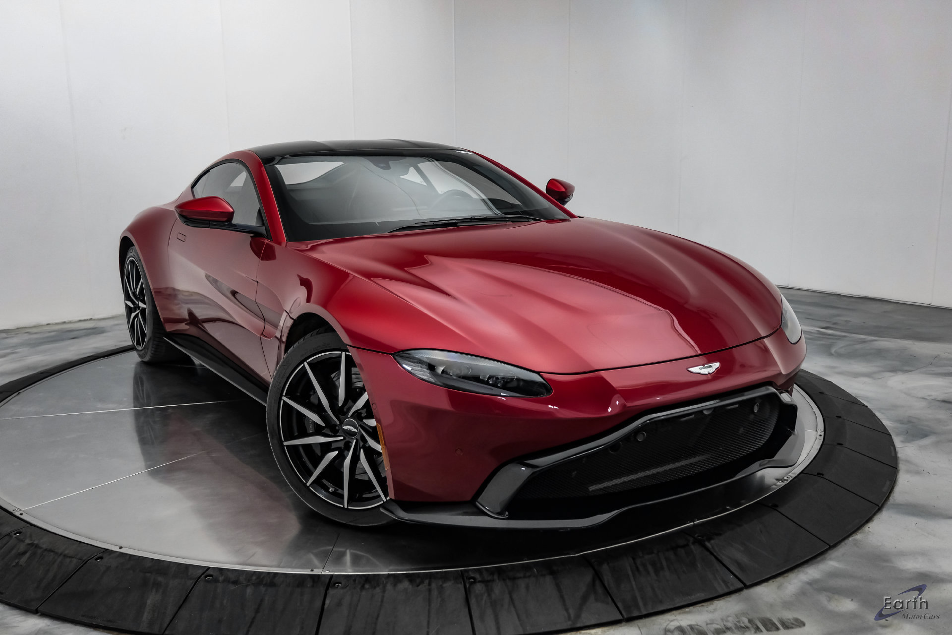 Used 2019 Aston Martin V8 Vantage Coupe RWD image 29