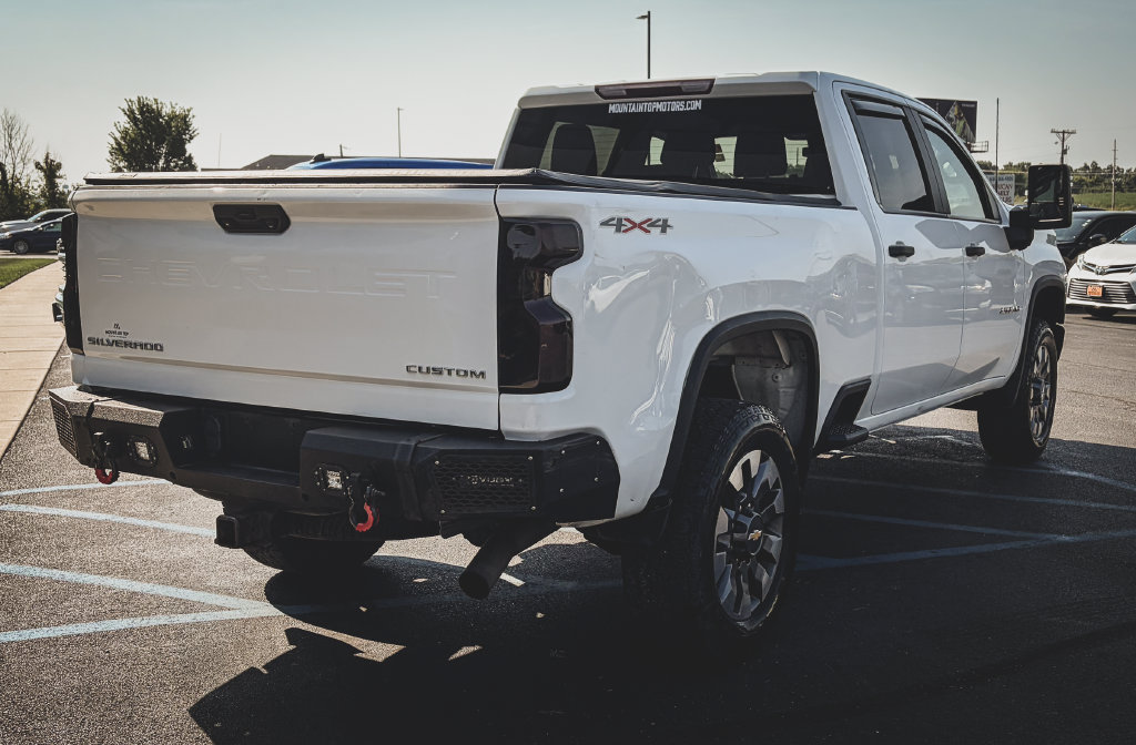 Used 2022 Chevrolet Silverado 2500 Custom w/ Custom Convenience Package AWD/4WD image 33