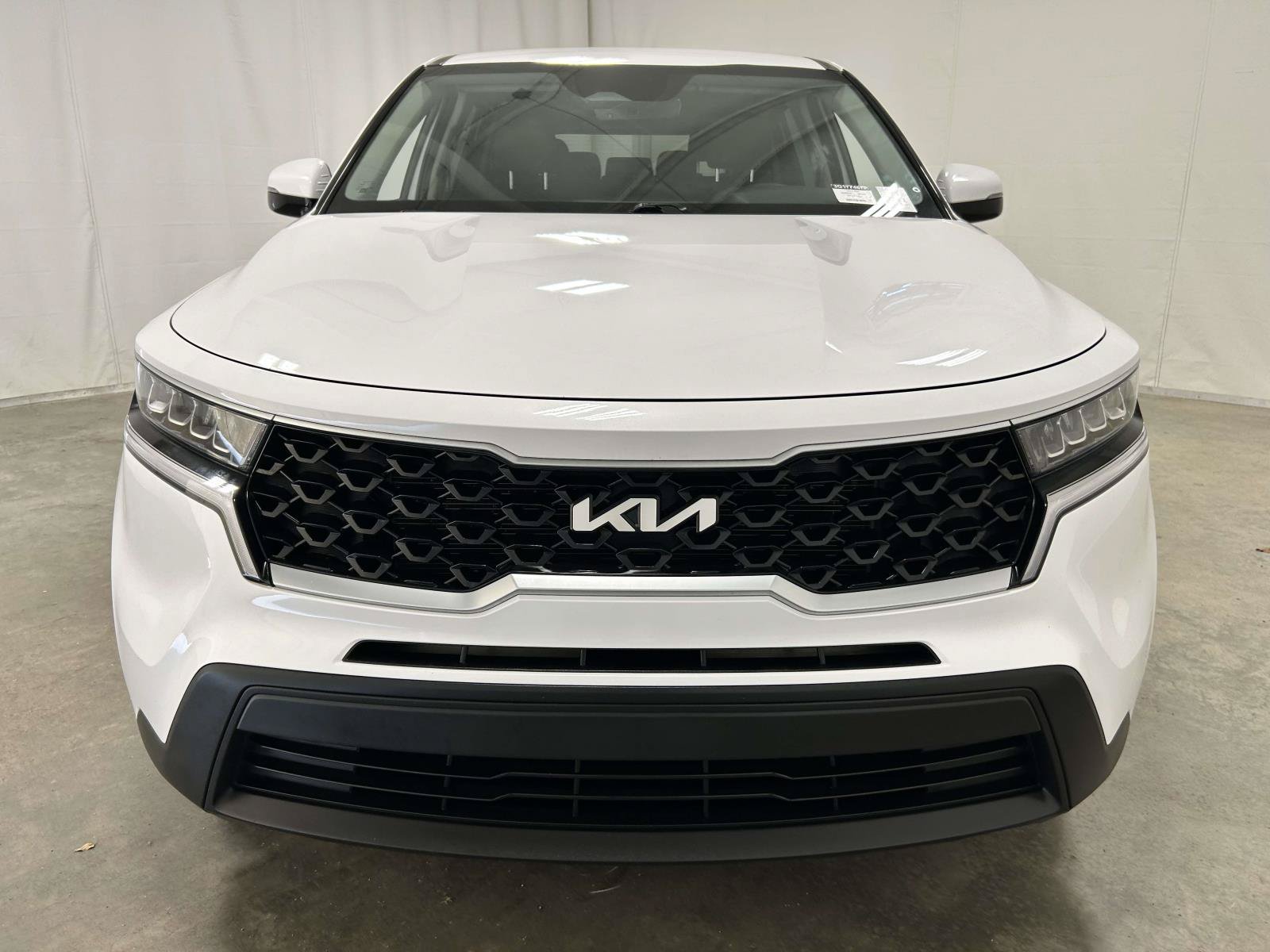 Used 2023 Kia Sorento LX FWD image 6
