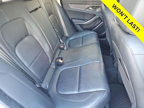 Used 2022 Jaguar XF SE RWD image 17