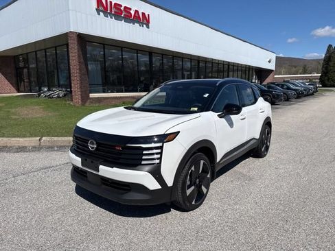 New 2026 Nissan Kicks SR w/ SR Premium Package AWD/4WD image 2
