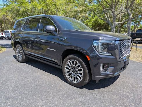Used 2023 GMC Yukon Denali Ultimate AWD/4WD image 2