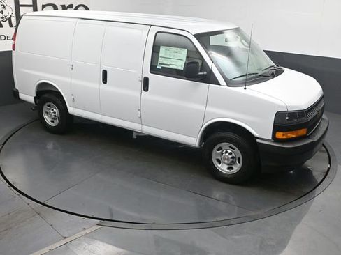 New 2026 Chevrolet Express 2500 w/ Driver Convenience Package RWD image 27