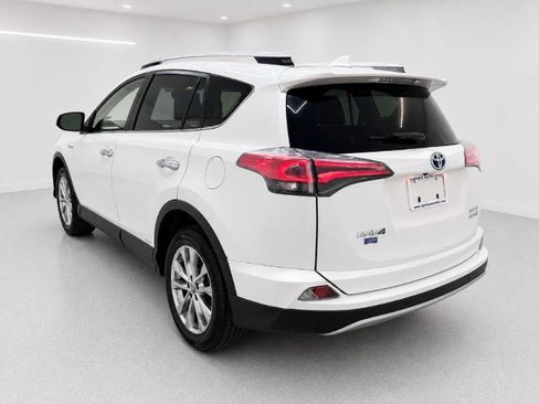 Used 2017 Toyota RAV4 Limited AWD/4WD image 5
