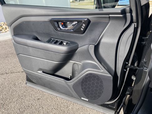 Used 2025 Subaru Forester Touring image 17