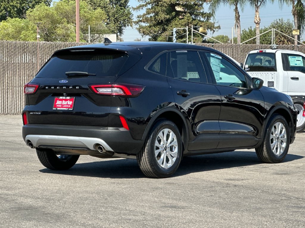 Certified 2025 Ford Escape Active FWD image 3