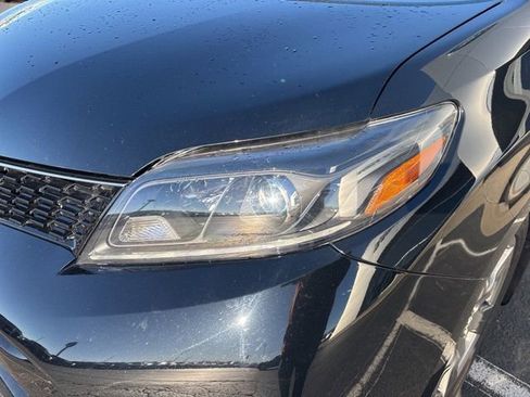 Used 2020 Toyota Sienna SE w/ Protection Package image 11