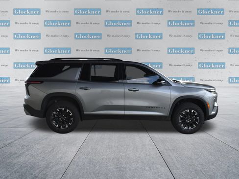 Used 2025 Chevrolet Traverse Z71 w/ Driver Confidence Package AWD/4WD image 4
