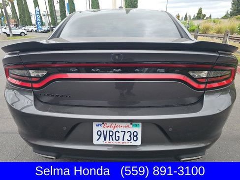 Used 2021 Dodge Charger SXT w/ Blacktop Package RWD image 3