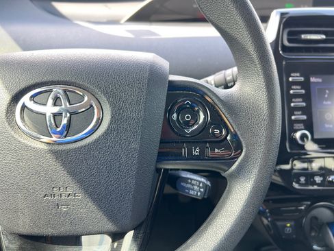 Used 2021 Toyota Prius LE w/ Carpet Mat Package (TMS) FWD image 27