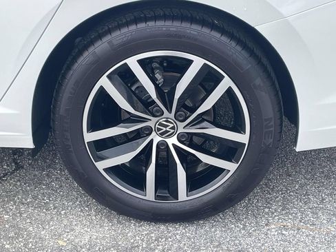 New 2026 Volkswagen Jetta SE FWD image 9