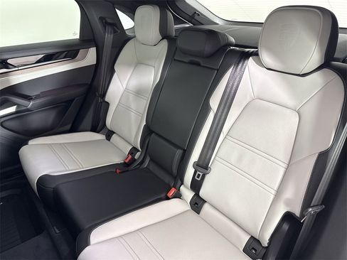 New 2026 Porsche Cayenne S image 22