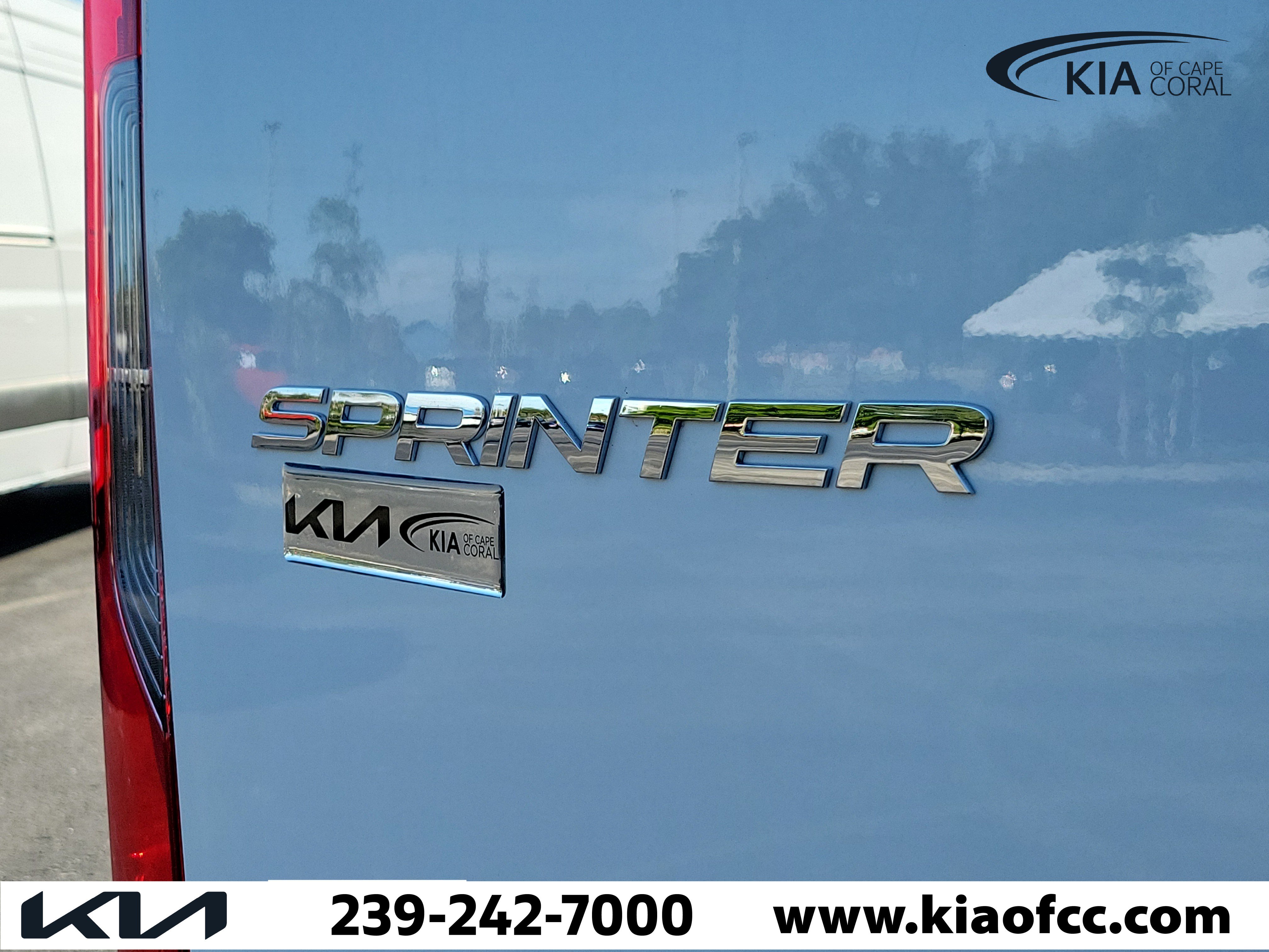 Used 2025 Mercedes-Benz Sprinter 2500 image 14