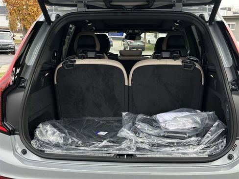 New 2026 Volvo XC90 B6 Ultra w/ Protection Package image 13