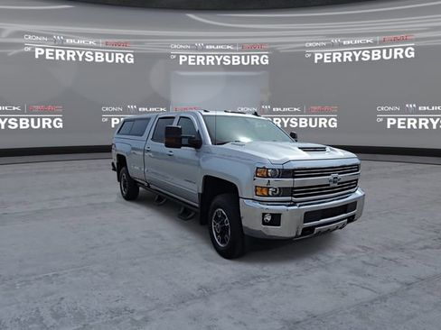 Used 2016 Chevrolet Silverado 2500 LT w/ LT Convenience Package AWD/4WD image 2