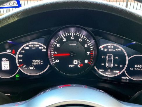 Used 2020 Porsche Cayenne S image 25