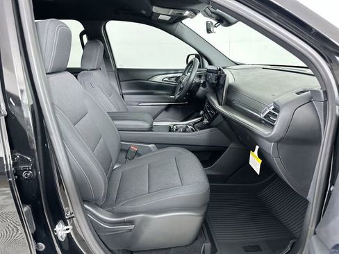 New 2026 Chevrolet Traverse LT w/ Driver Confidence Package FWD image 29