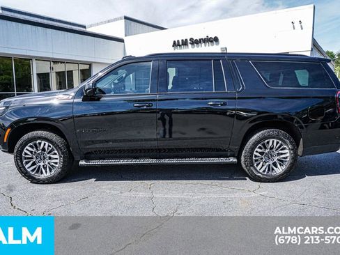 Used 2025 Chevrolet Suburban Z71 AWD/4WD image 7