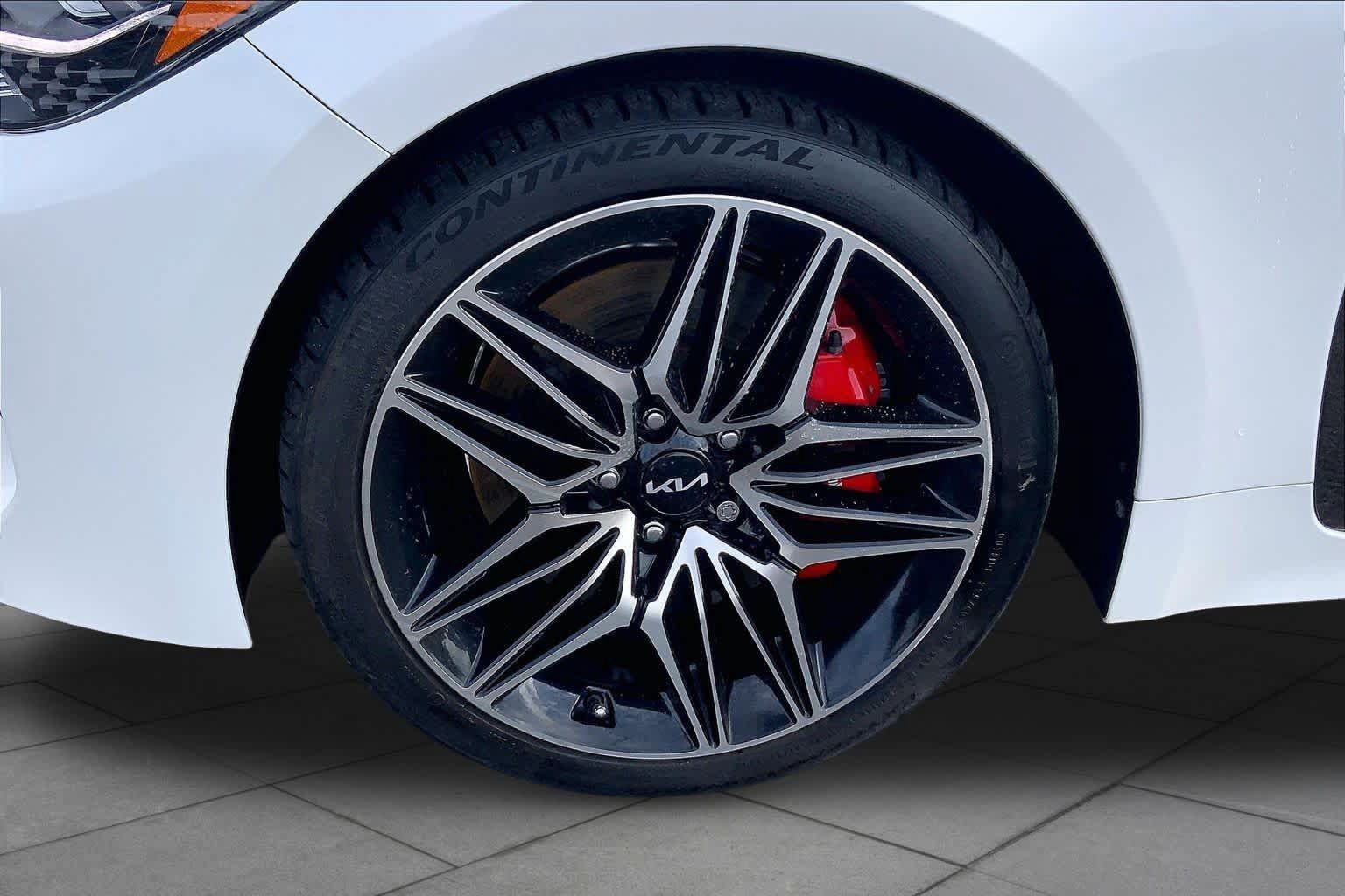 Used 2023 Kia Stinger GT2 RWD image 11