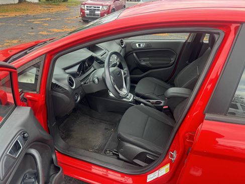 Used 2014 Ford Fiesta SE image 6