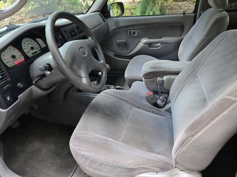 Used 2003 Toyota Tacoma 4x4 Xtracab w/ SR5 Pkg image 2
