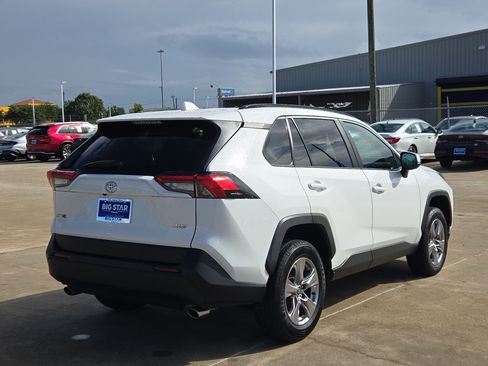 Used 2024 Toyota RAV4 XLE FWD image 3
