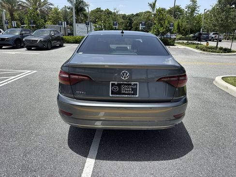 Used 2019 Volkswagen Jetta S w/ Driver Assistance Package FWD image 2