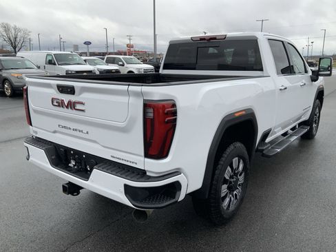 Used 2025 GMC Sierra 2500 Denali image 18
