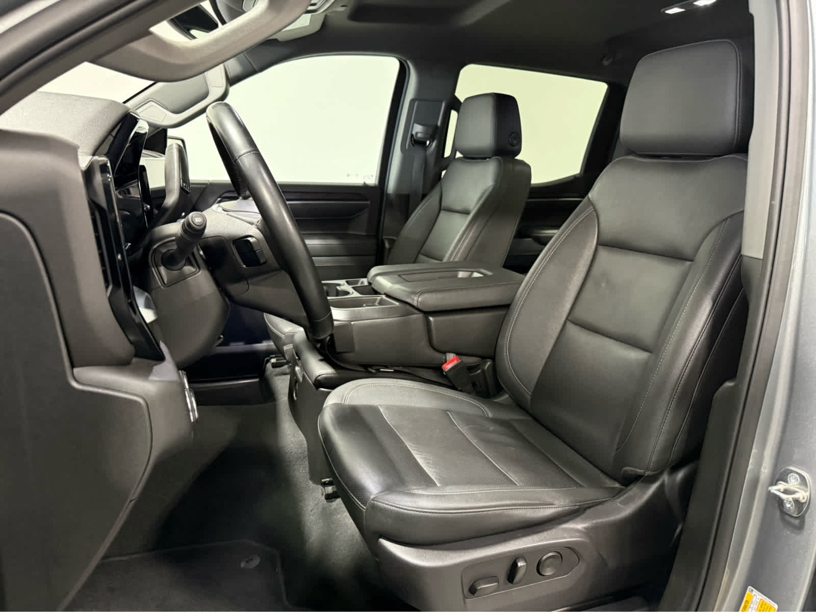 Used 2024 GMC Sierra 1500 SLT AWD/4WD image 13