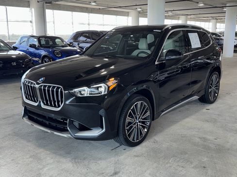 Used 2025 BMW X1 xDrive28i w/ Technology Package AWD/4WD image 4
