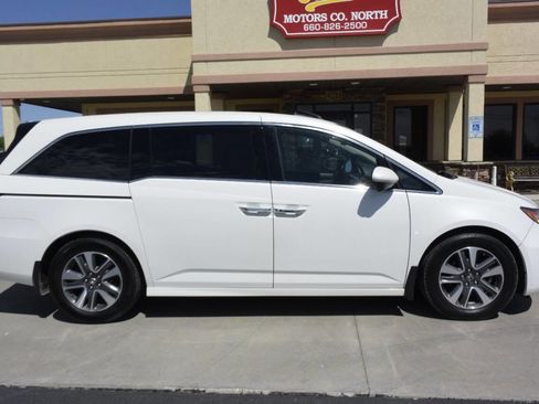 Used 2017 Honda Odyssey Touring image 6