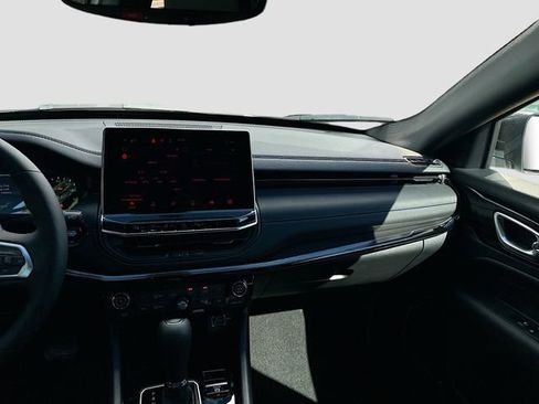 New 2026 Jeep Compass Limited image 24