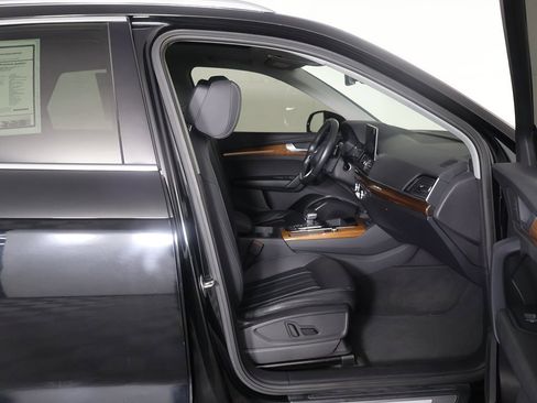 Used 2023 Audi Q5 2.0T Premium w/ Convenience Package image 29