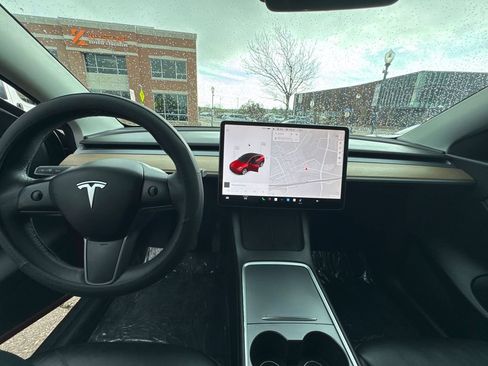Used 2022 Tesla Model Y Long Range AWD/4WD image 10