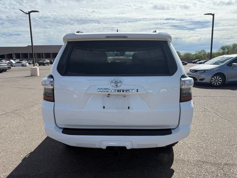Used 2020 Toyota 4Runner SR5 Premium w/ Moonroof Package AWD/4WD image 6
