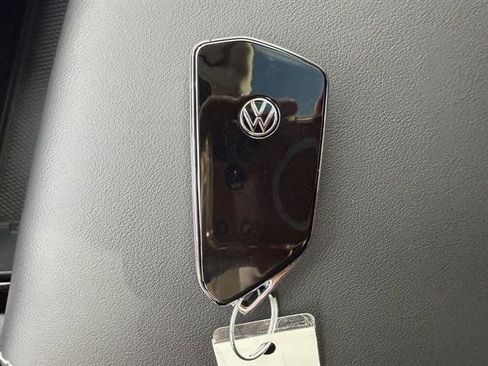 New 2026 Volkswagen Atlas SE image 32