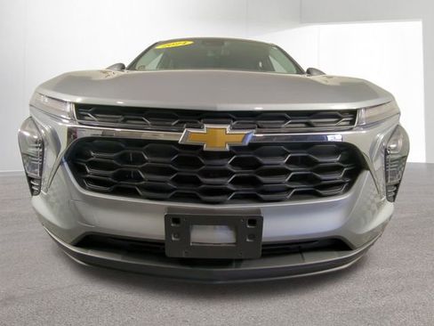 Used 2024 Chevrolet Trax LS w/ LS Convenience Package image 41