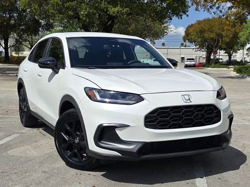 Used 2024 Honda HR-V Sport image 3