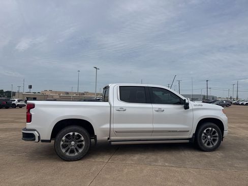 Used 2023 Chevrolet Silverado 1500 High Country w/ Technology Package AWD/4WD image 27