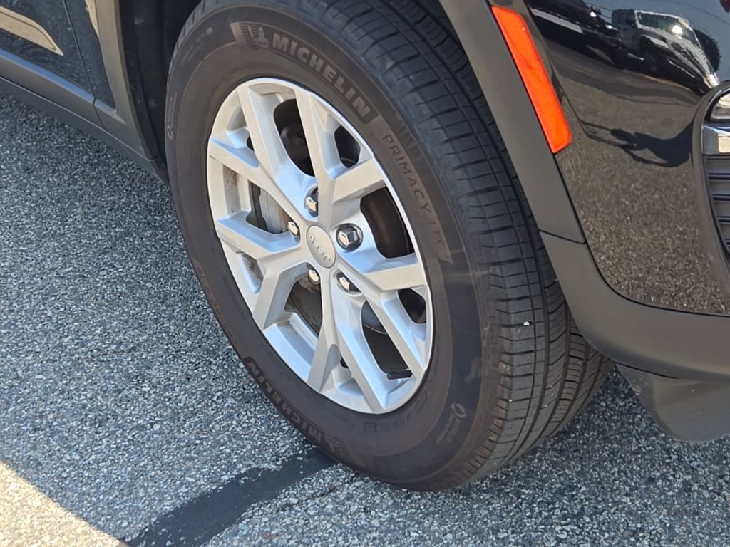 Used 2023 Jeep Grand Cherokee Limited AWD/4WD image 15
