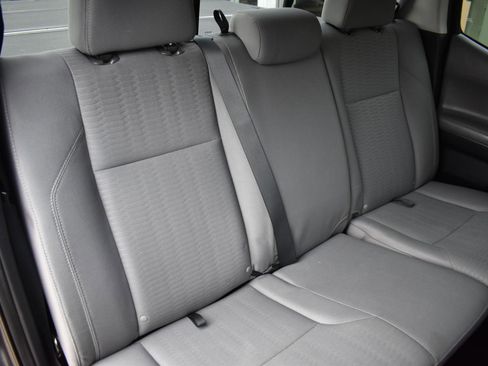 Used 2016 Toyota Tacoma SR5 image 37