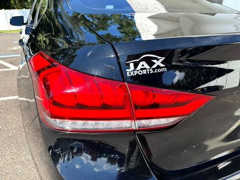 Used 2015 Hyundai Genesis 3.8 image 7